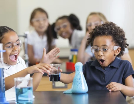 Entenda como a ciencia promove o desenvolvimento intelectual infantil